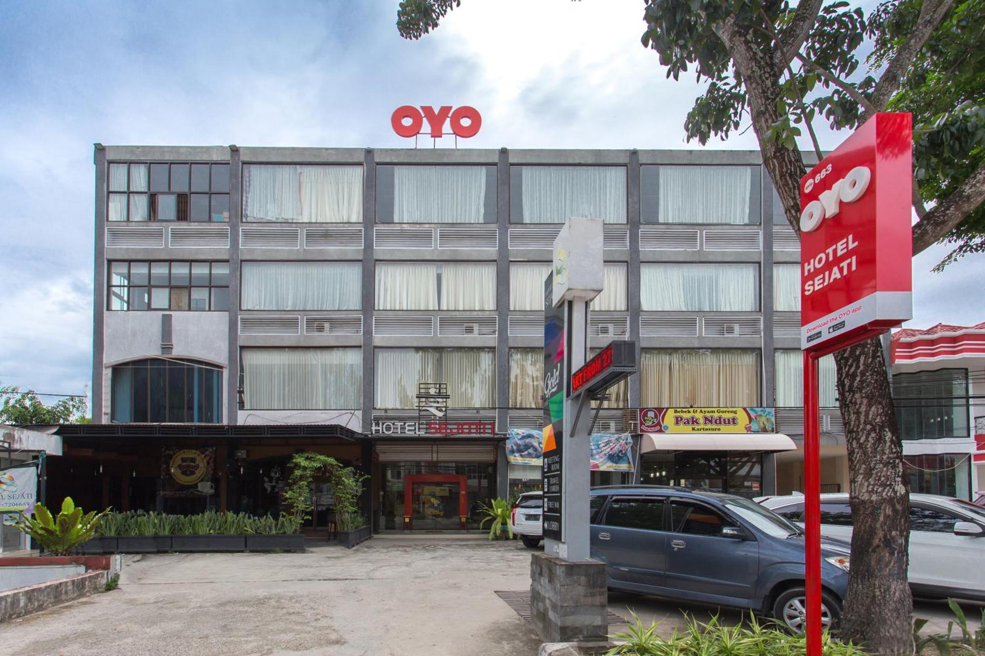 Oyo 663 Hotel Sejati Балікпапан Екстер'єр фото